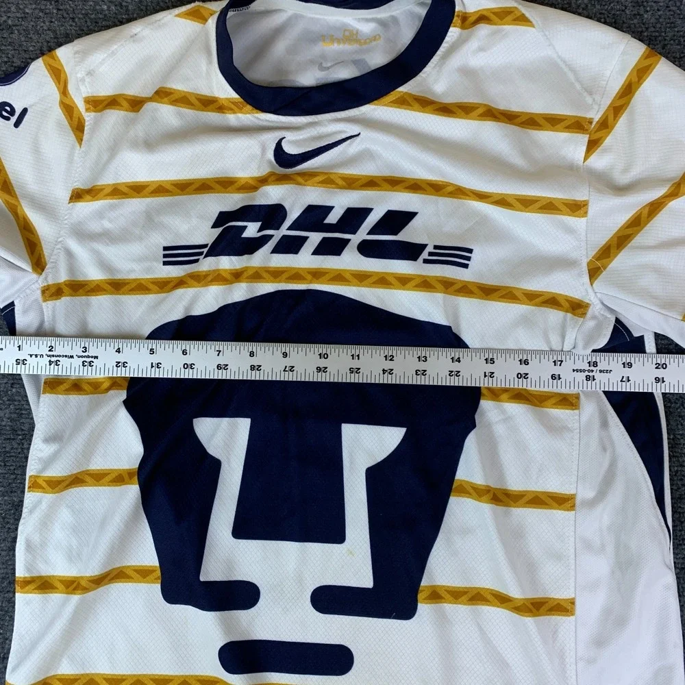 Nike pumas unam